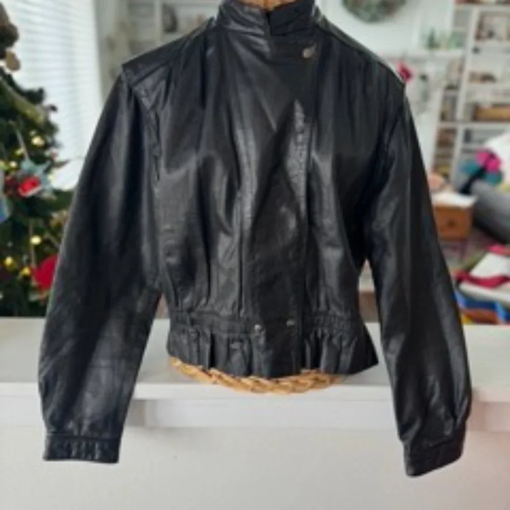 VINTAGE Black leather cropped biker jacket size 10 - Picture 3 of 9